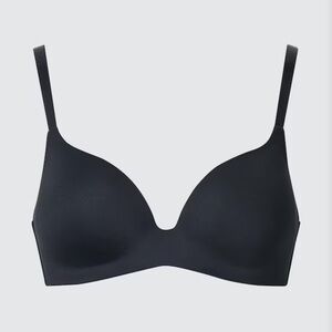 Uniqlo Wireless Bra 3D Hold NWT